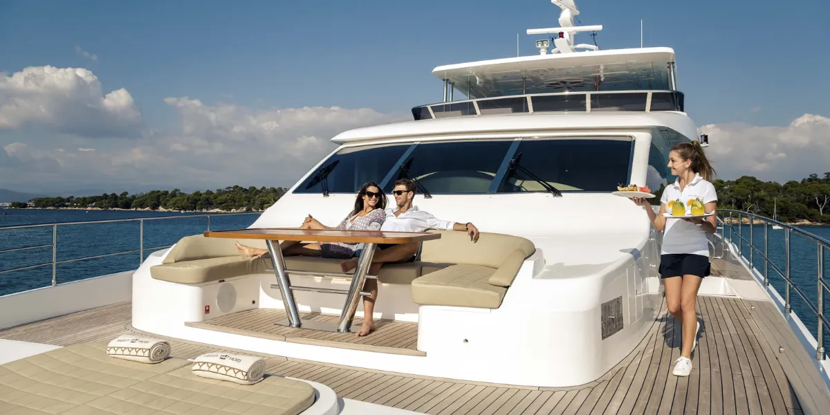 شراء يخت فاخر