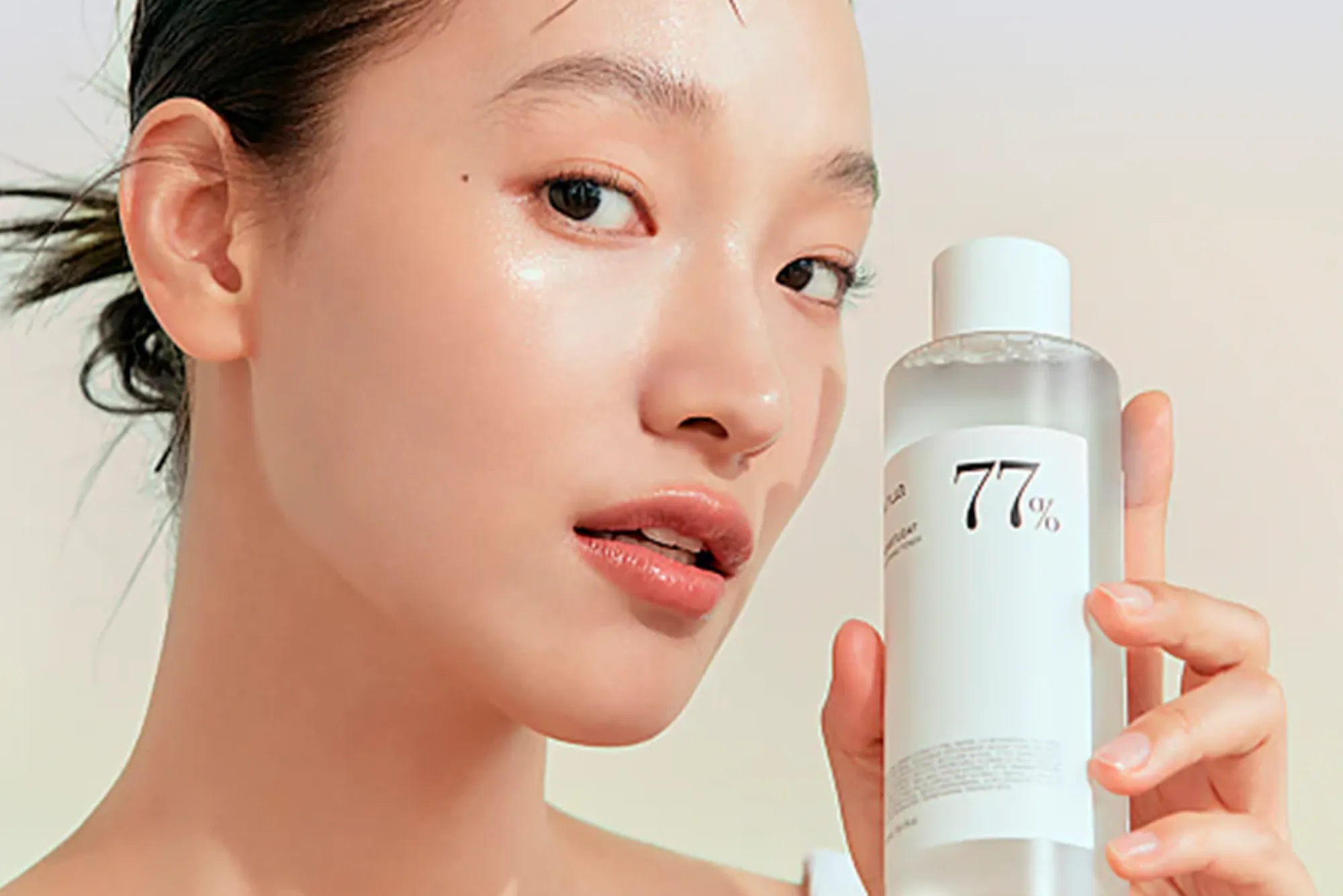 Why Cleansing Oils Are a Must-Have in Your Skincare Routine