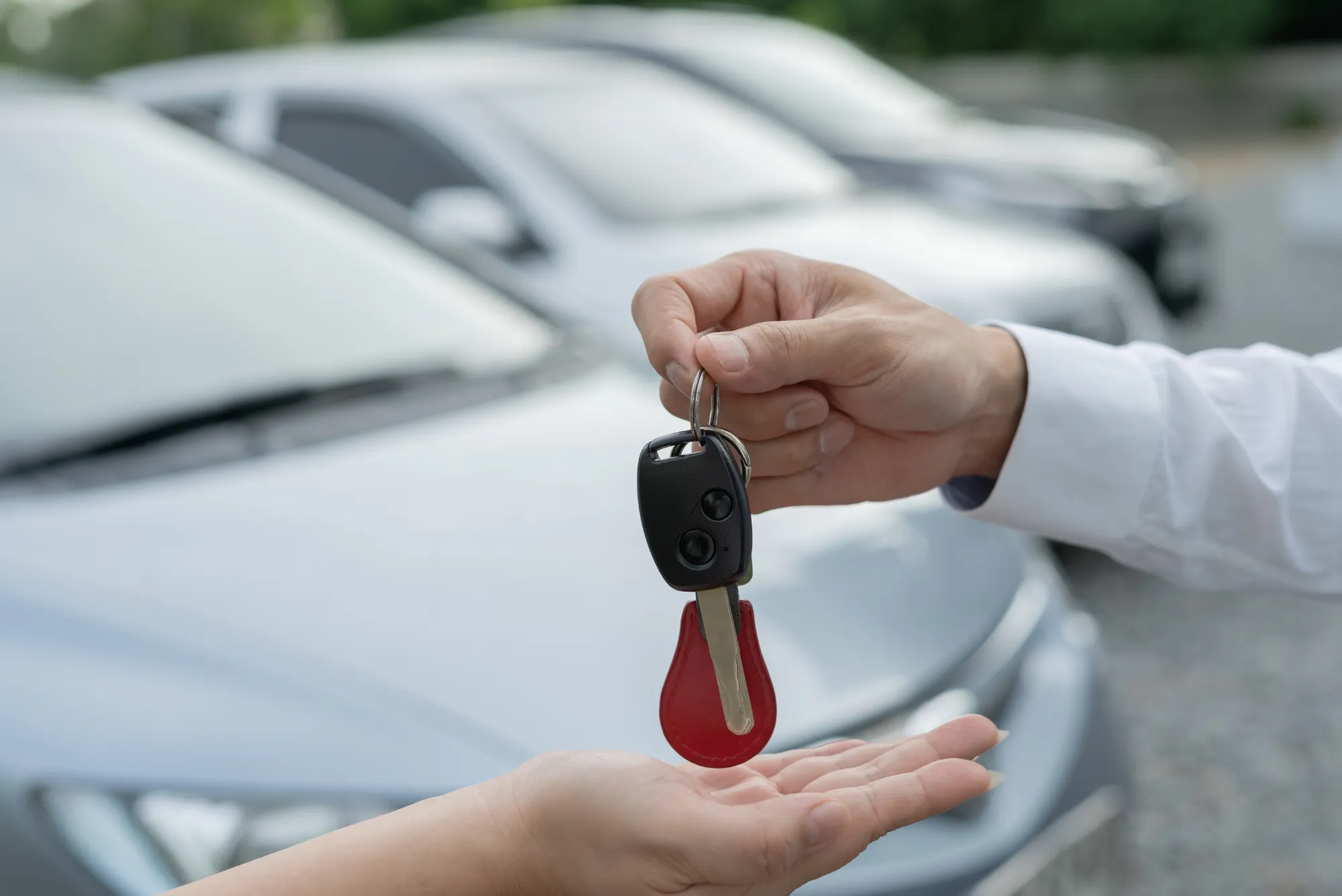 How to Rent a Car Without a Deposit and Avoid Hidden Fees in Dubai