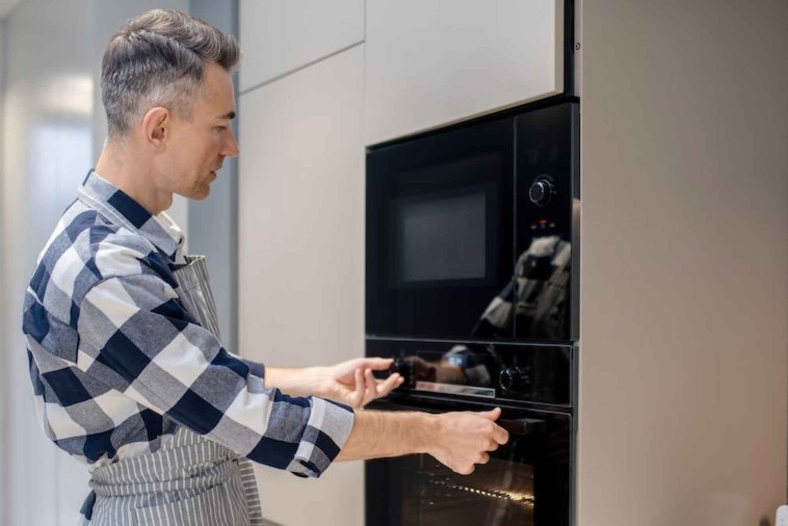 Oven Produces Too Much Smoke – Fixes